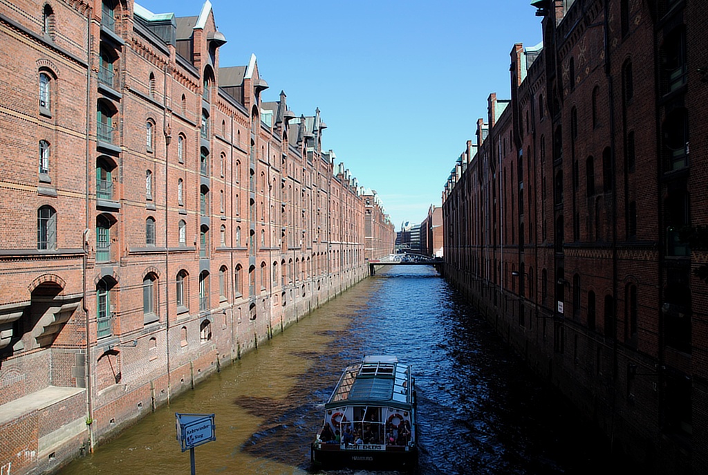 Von der historischen Deichstraße über die Speicherstadt zur Deutschland