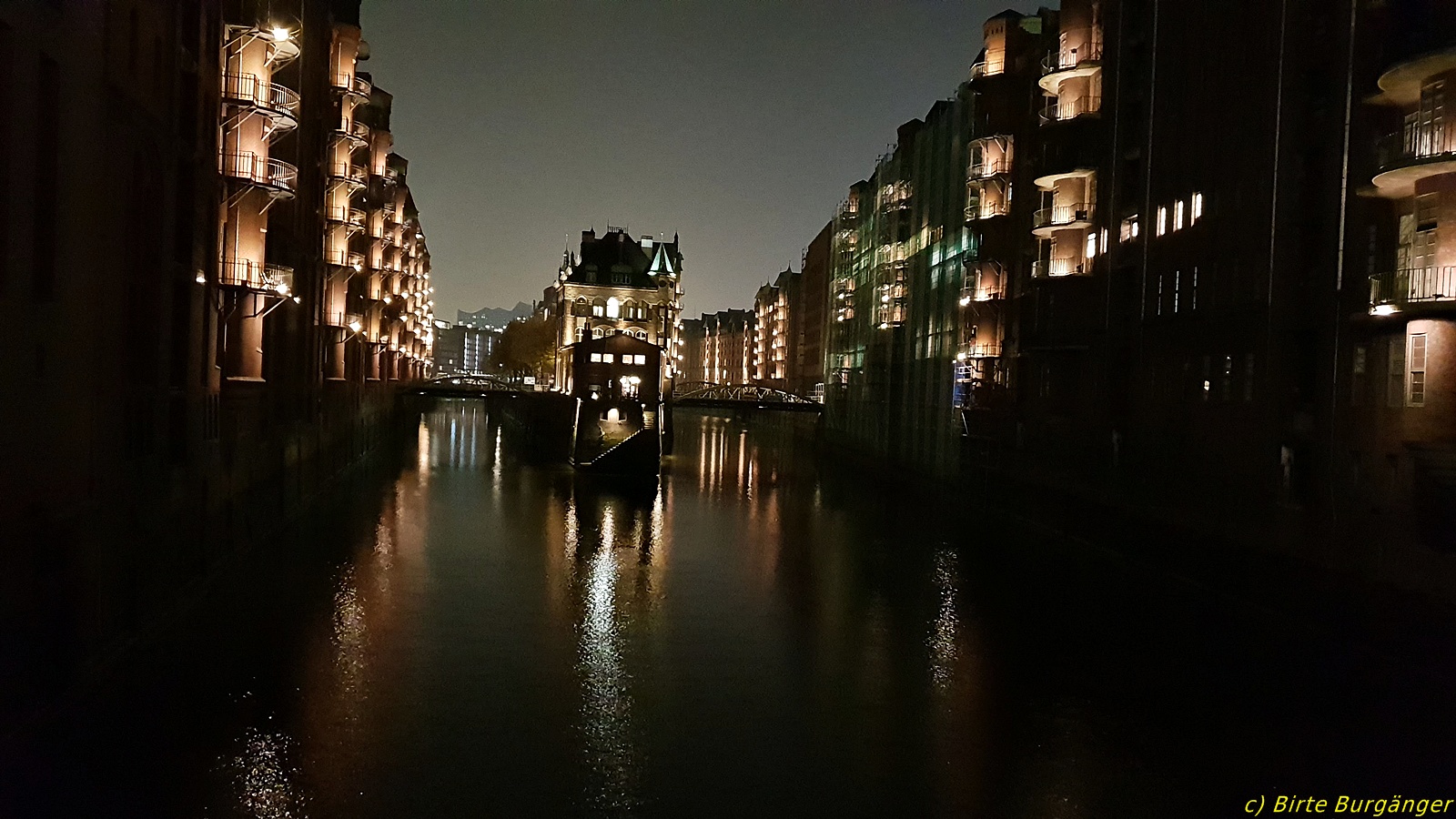 Hafencity at night